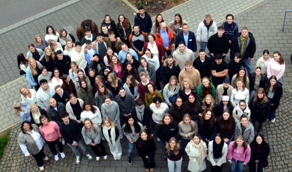 94 neue Auszubildende starten am Gesundheits- und Bildungszentrum (GBZ) Oberberg